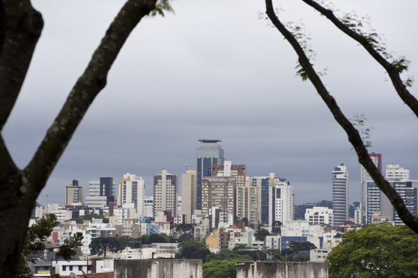 Tempo nublado deve ser a tônica dos próximos dias em Curitiba