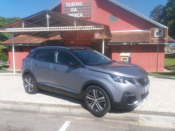 Peugeot 3008 Griffe: são duas versões por R$ 145.990 e 154.990