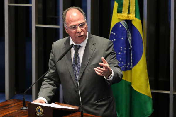 Fernando Bezerra: ministro colocou cargo à disposição após ter se tornado alvo de uma operação de busca e apreensão da Polícia Federal, que vasculhou dois gabinetes do emedebista em uma investigação sobre suspeitas de que ele e seu filho