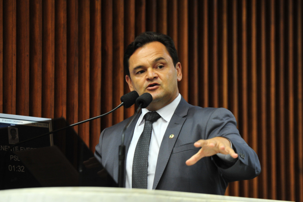 Subtenente Everton (PSL): deputado recebeu doação de campanha de associação de militares da reserva, o que é proibido
