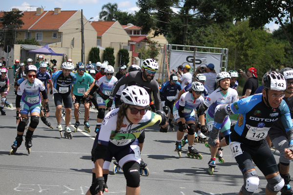 Prova de patinação, no domingo, também comemorou o aniversário de Curitiba