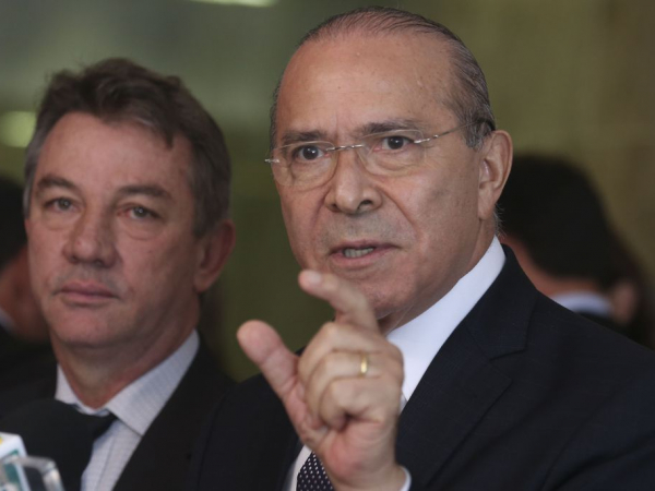 Padilha: "Não houve e não há nenhuma anomalia nas decisões de execução orçamentária"