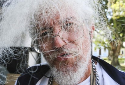 O genial artista Helio Leites participa das Lives do Ônibus da Cultura. Veja lá!