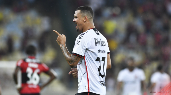 Zé Ivaldo: gol espetacular no Maracanã