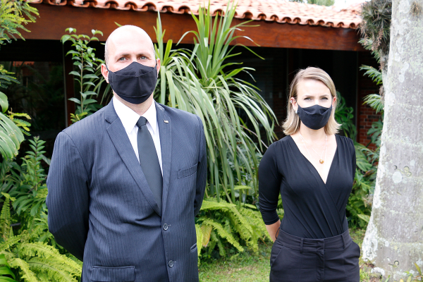Milton Carlos Zanelatto Gonçalves e Thais Marzurkiewicz