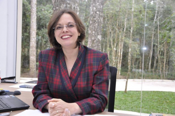 Eloisa Helena Orlandi- Presidente do SINCABIMA- Sindicato das Indústrias de Cacau, Balas, Massas e Conservas do Paraná e IBQP –Instituto Brasileiro de Qualidade e Produtividade