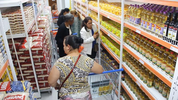 Compras em lojas físicas devem ser evitadas, se possível