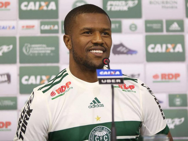 Carlos César