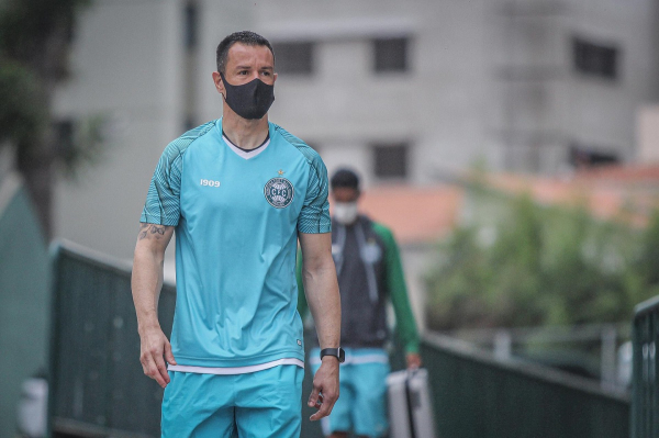 O goleiro Wilson: elenco não sabe quando volta a campo