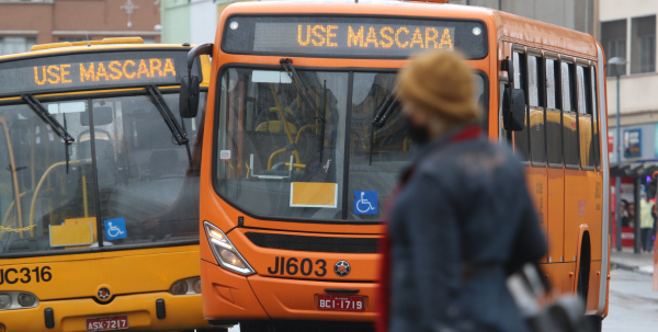 Segundo TCE, transporte coletivo não está cumprindo regra de manutenção de distanciamento social