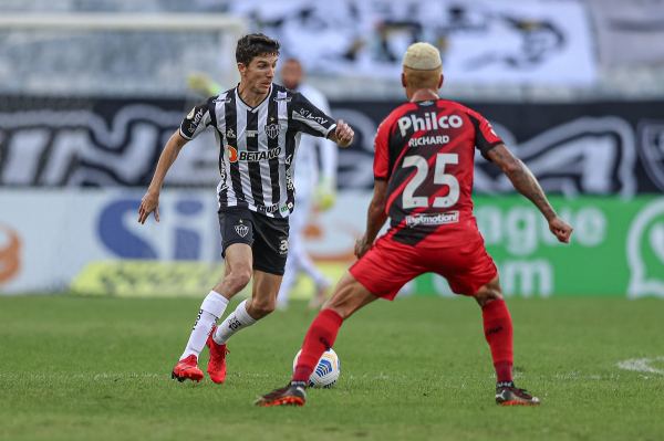 Nacho enfrenta Richard