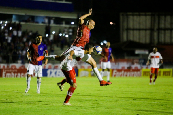 Na última rodada, contra o CRB, a primeira vitória do Paraná na Segundona