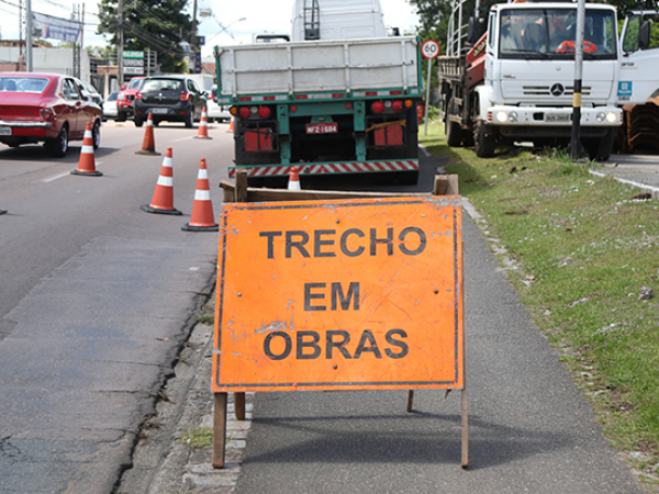 Motoristas devem prestar atenção para eventuais desvios na região