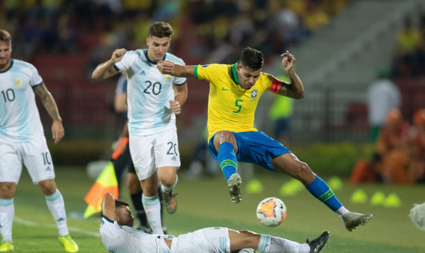 Bruno Guimarães em ação no Pré-Olímpico