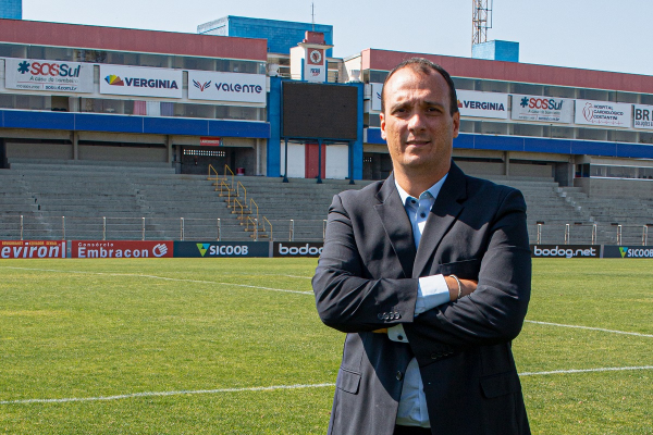 Alex Brasil: mapeando o mercado da bola