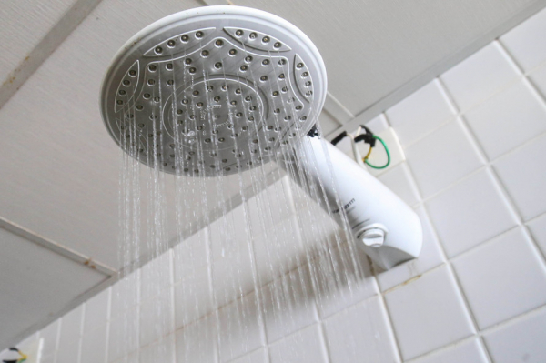 Chuveiro elétrico: consumo exagerado pesa no bolso