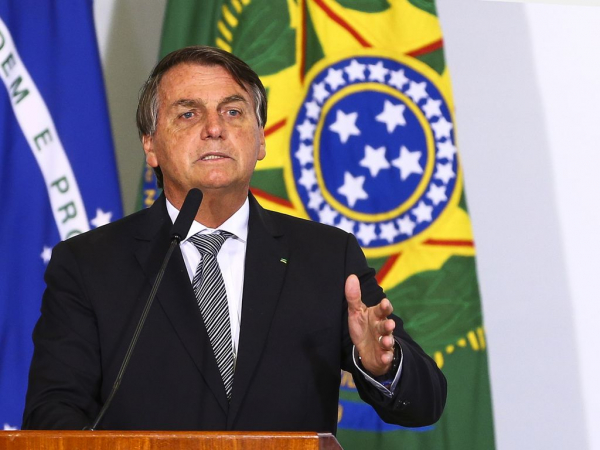 Bolsonaro diz que leite condensado é para militares e ...