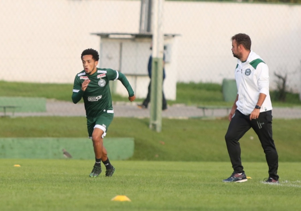 Rafinha treina para a reestreia