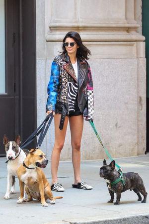 Terceira peça poderosa transforma qualquer look, até o de shorts, camiseta e chinelo