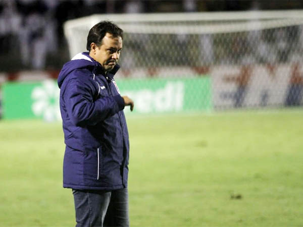 O técnico Dado Cavalcanti, do Paraná Clube: "Vamos ver quem está pronto para enfrentar um desafio pela frente”.