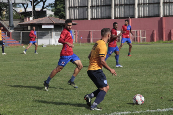Paraná disputa jogo-treino com o Barra, na Vila Capanema