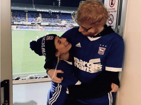 Seaborn e Sheeran, no estádio do Ipswich Town, na Inglaterra
