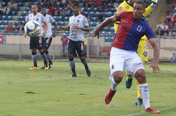 Jenison: artilheiro do Paraná em 2019