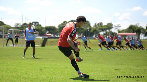 Treino do time de aspirantes do Athletico: três jogos sem vencer