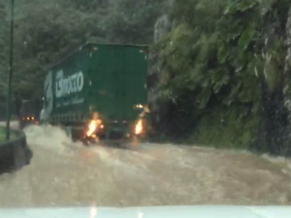 O "rio" na Serra do Rio do Rastro, em SC