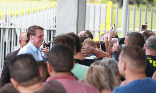 Bolsonaro: passeio foi transmitido na página de Facebook do presidente