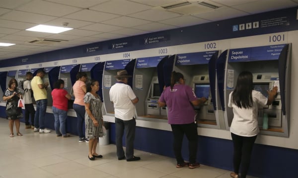 Caixa: banco libera hoje (5) as transferências e os saques da segunda parcela do auxílio emergencial para 2,6 milhões de beneficiários nascidos em junho.