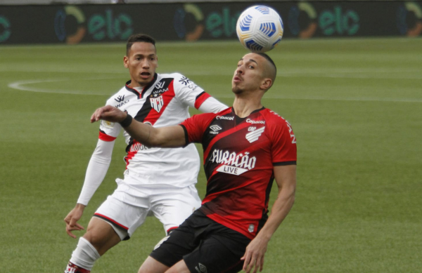 Nicolas enfrenta o Atlético-GO