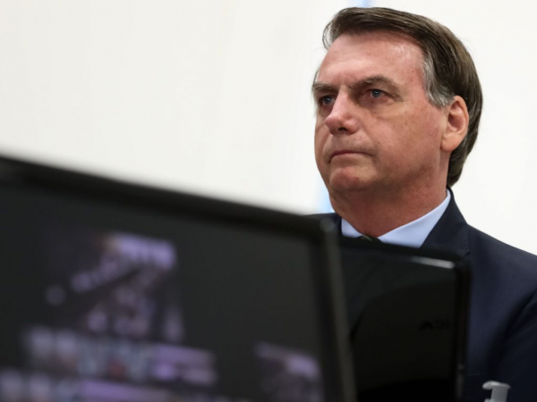 Bolsonaro: Mourão afirmou que a posição do governo para combater a pandemia da covid-19 "é uma só" e continua sendo isolamento e distanciamento entre as pessoas.