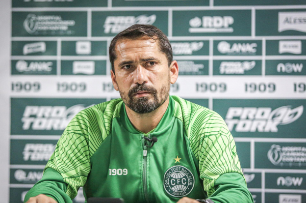 Gustavo Morínigo, técnico do Coritiba