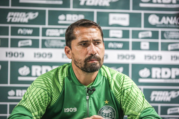 Gustavo Morínigo, técnico do Coritiba