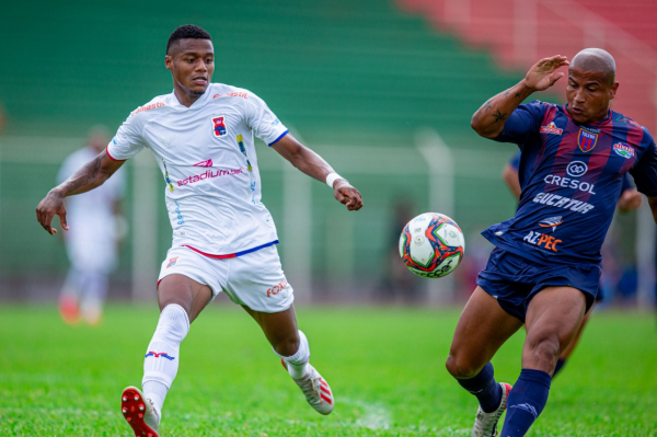 Toledo 0x2 Paraná Clube, no estádio 14 de Dezembro