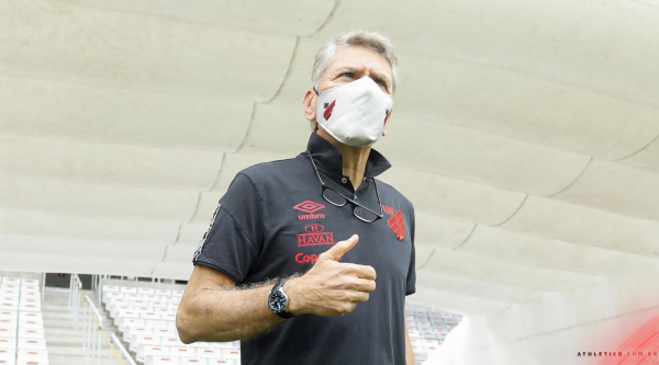 Paulo Autuori, técnico do Athletico