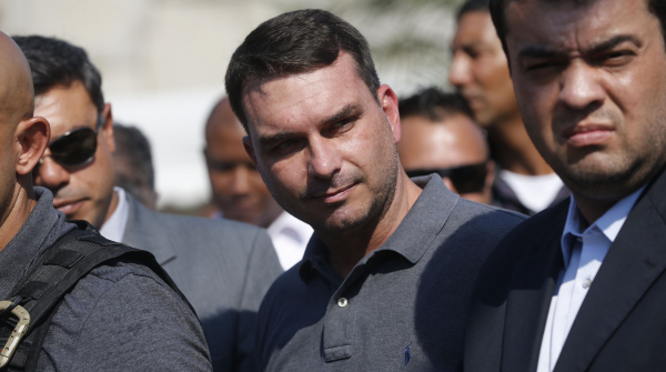 Flávio Bolsonaro: decisão é uma ampliação das quebras dos sigilos bancário e fiscal determinadas no fim do mês passado