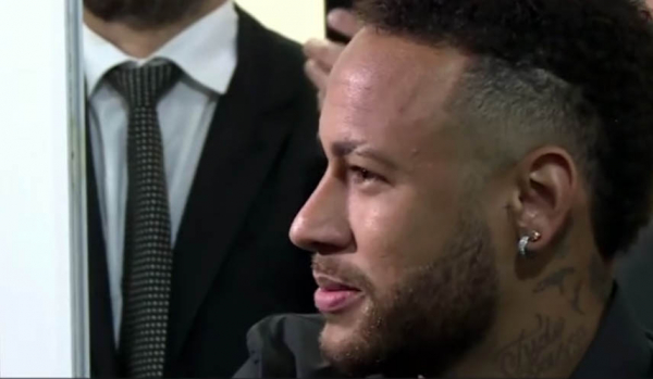 Neymar, na saÃ­da do depoimento