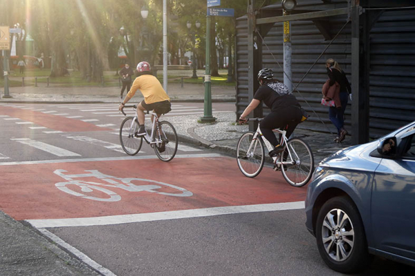 Ciclistas estão entre os elos mais frágeis do trânsito