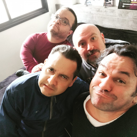 Em um dia que a comédia está de luto, homenageio estes quatro gigantes do humor curitibano: Claudinho Castro, Alisson Diniz, Zico Lamour e Fábio Silvestre