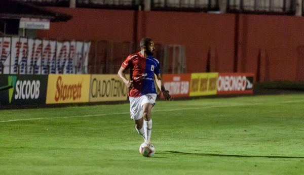 Paulo Henrique: lateral volta ao time do Paraná Clube