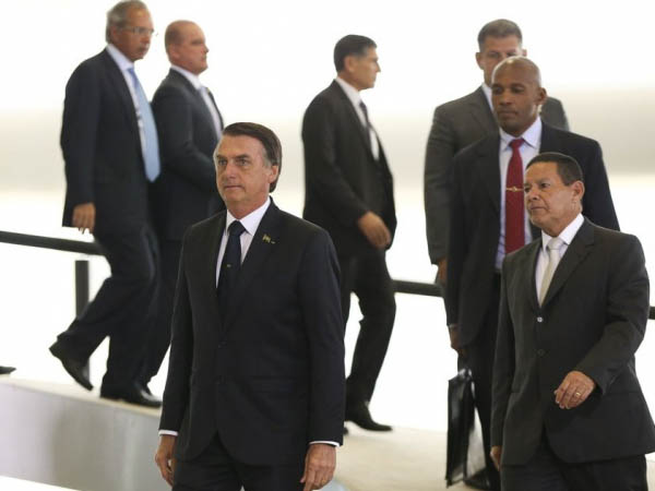 Bolsonaro e ministros