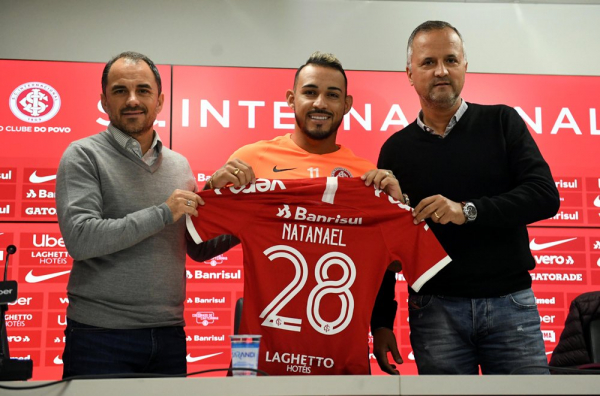 Natanael é apresentado como reforço do Internacional