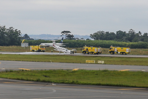 Pouso de emergência no Aeroporto Afonso Pena