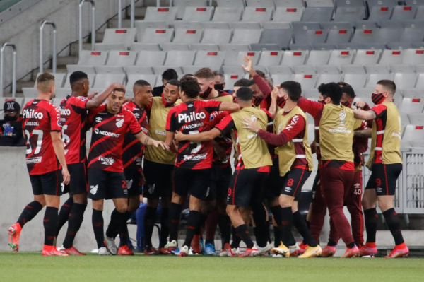 Athletico em busca da vaga na final