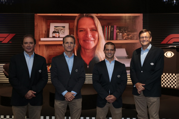 Reginaldo Leme, Felipe Giaffone, Max Wilson, Sergio Mauricio e Mariana Becker foram a equipe de transmissão da Fórmula 1 na Band.