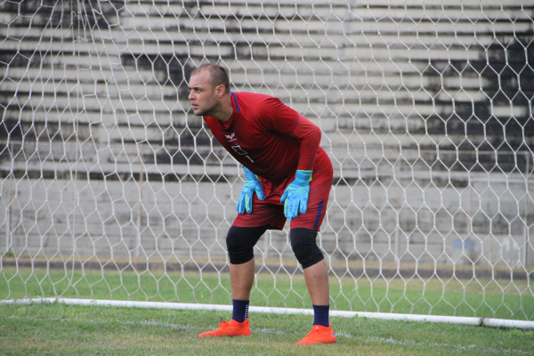 O goleiro Renan: contrato novo