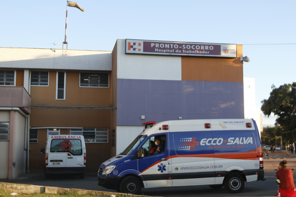 Movimento nos hospitais segue alto em Curitiba: fila de espera havia diminuido, mas volta a subir