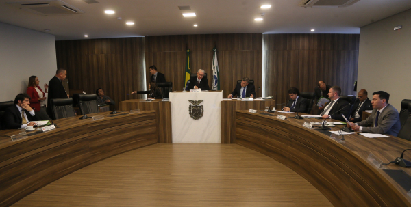 Comissão de Finanças: projeto prevê aumento de 11% para 14% de desconto previdenciário de servidores estaduais